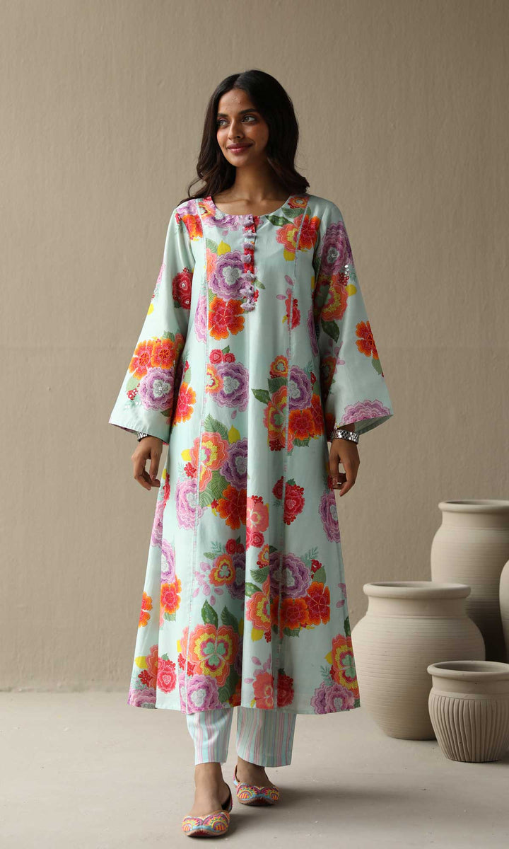 Nargis Set- Baby Blue chanderi hand embroidered kurta with pants and embroidered dupatta (Set of 3)