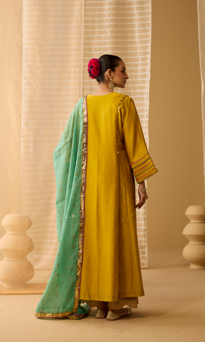Ariba Set- Chanderi Embroidered Kurta with Scallop Pants