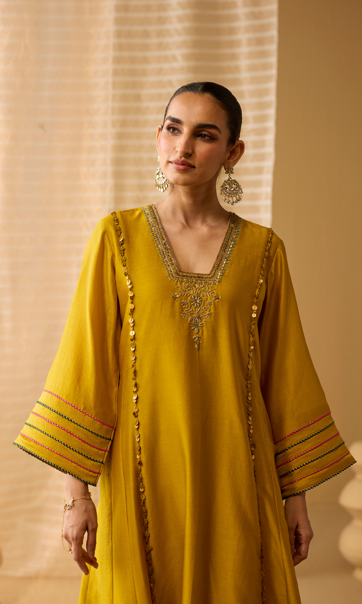 Ariba Set- Chanderi Embroidered Kurta with Scallop Pants