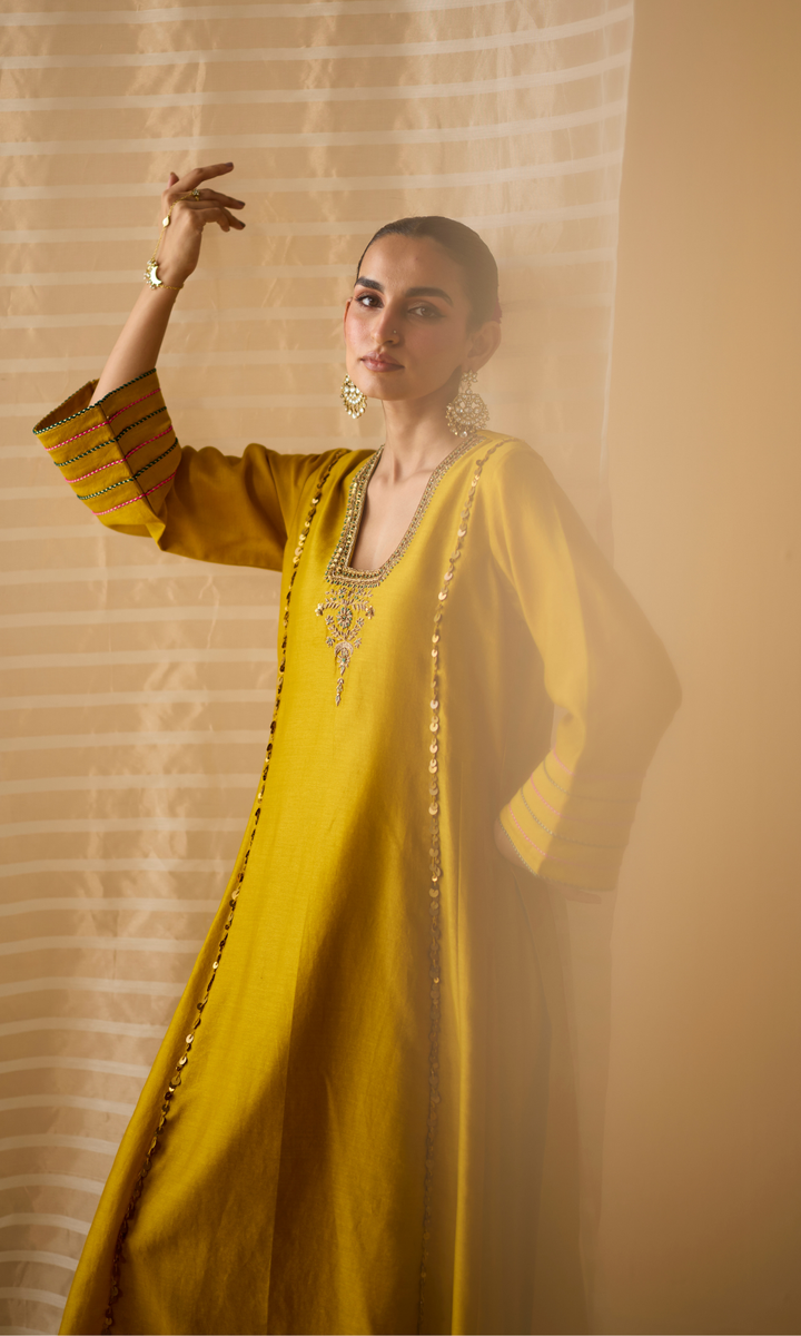 Ariba Set- Chanderi Embroidered Kurta with Scallop Pants