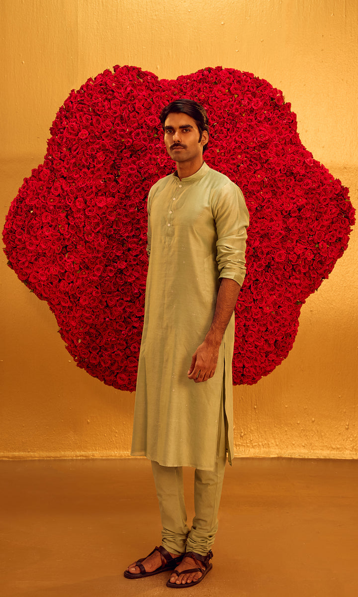 Izaan Set