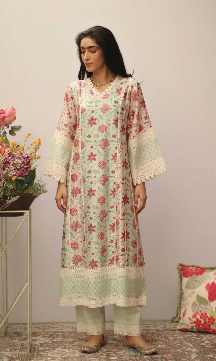 Jumaina Set- Pastel Green chanderi kalidar kurta with pants and dupatta (set of 3)