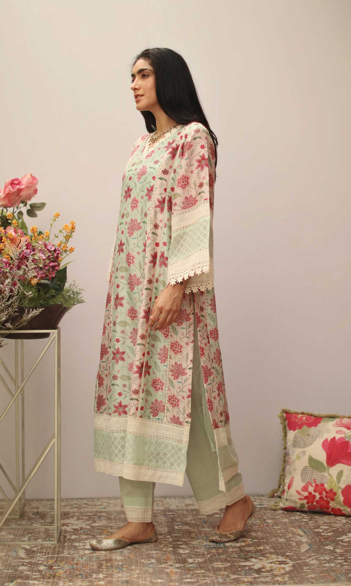 Jumaina Set- Pastel Green chanderi kalidar kurta with pants and dupatta (set of 3)