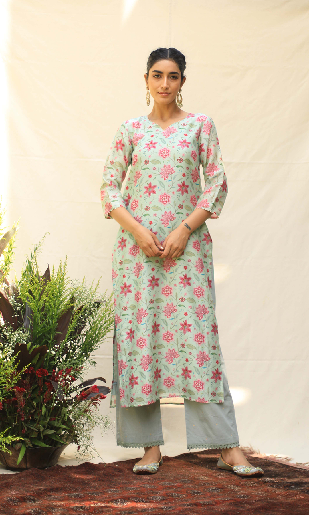 Caspara Set- Pastel Green chanderi double layered Kurta with pant and dupatta (set of 4)