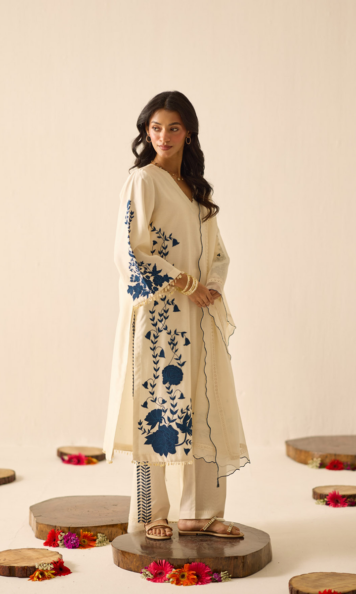 Evaarah Set- Embroidered Patchwork Chanderi Kurta Set (Set of 3)