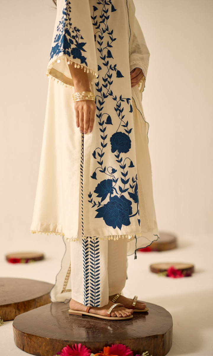 Evaarah Set- Embroidered Patchwork Chanderi Kurta Set (Set of 3)