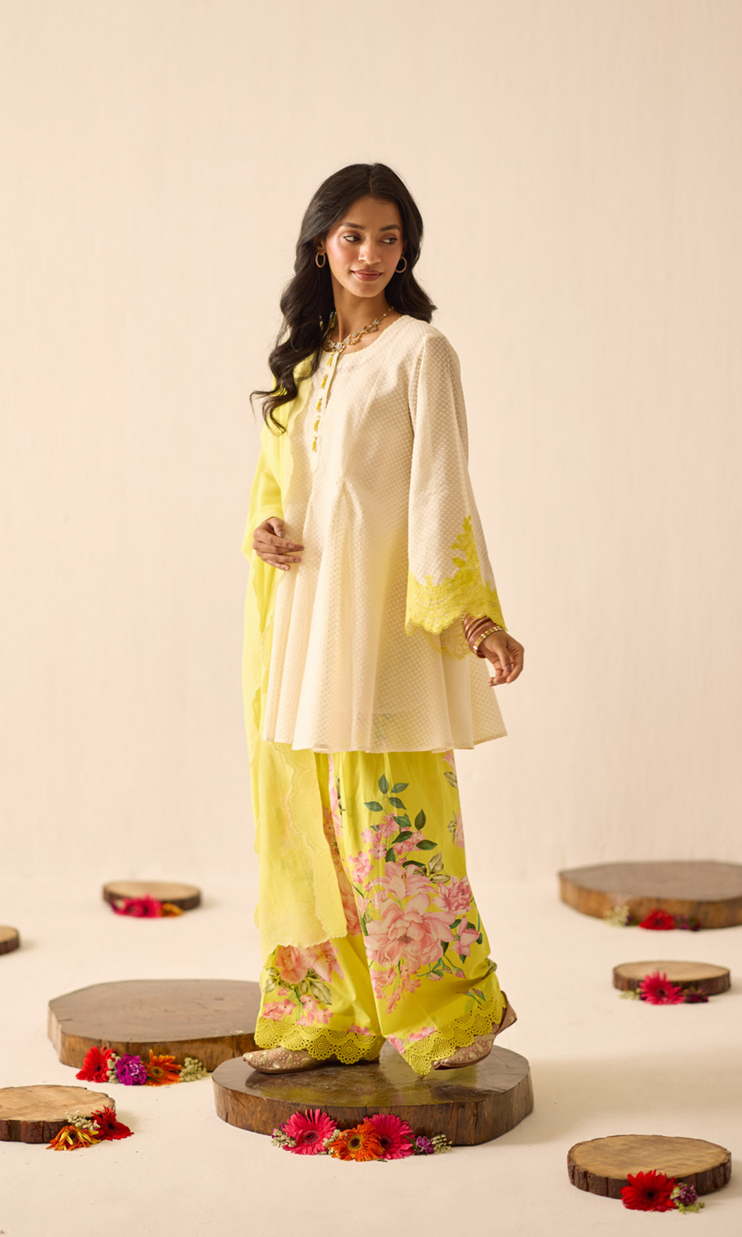 Niloufer Set- Jamdani Kurta & Floral Lawn Farshi Salwar (Set of 3)