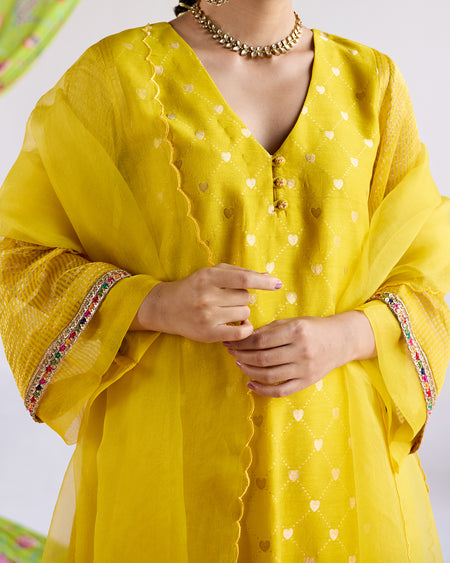 Nura Dupatta