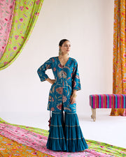 Aamira Kurta