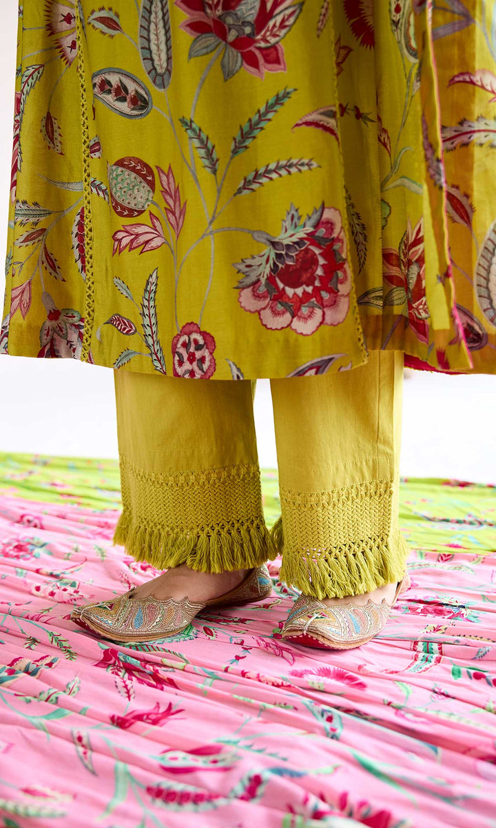 Amani Set- Mustard chanderi loose fit kurta with pants and dupatta (set of 3)