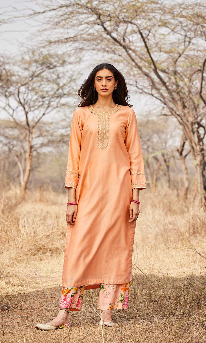 Manara Set- Mustard chanderi hand embroidered kurta with pants and dupatta (set of 3)