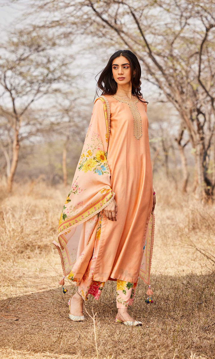 Manara Set- Mustard chanderi hand embroidered kurta with pants and dupatta (set of 3)