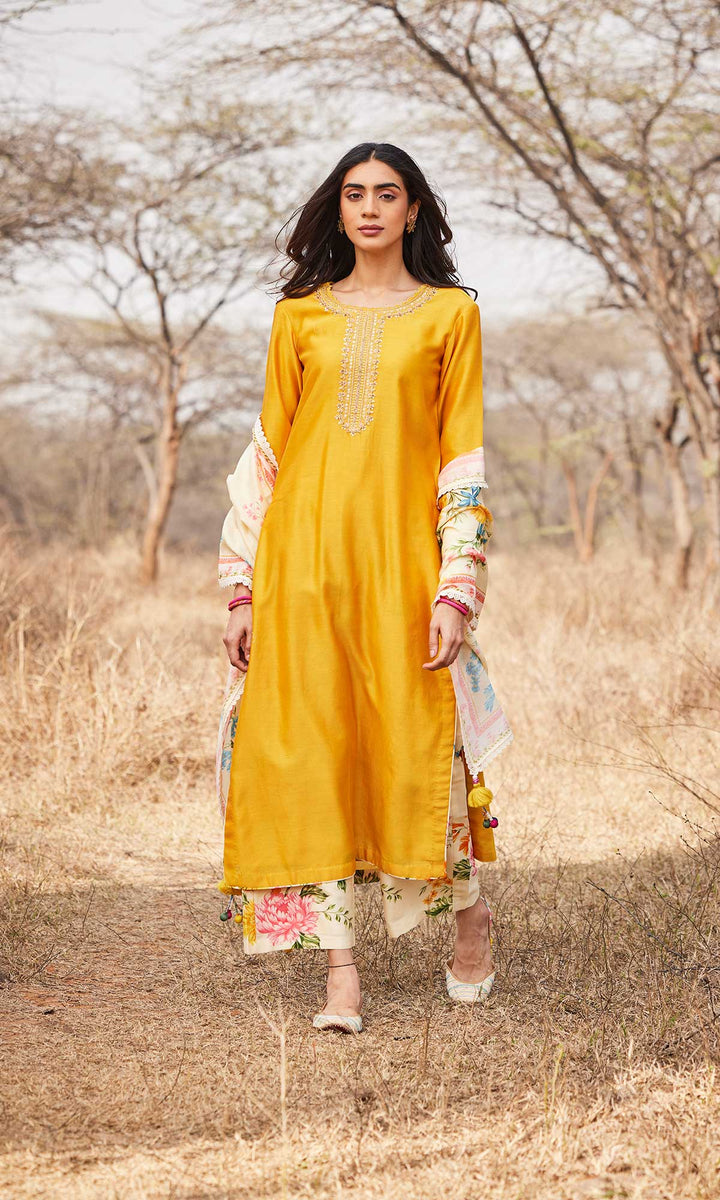 Manara Set- Mustard chanderi hand embroidered kurta with pants and dupatta (set of 3)