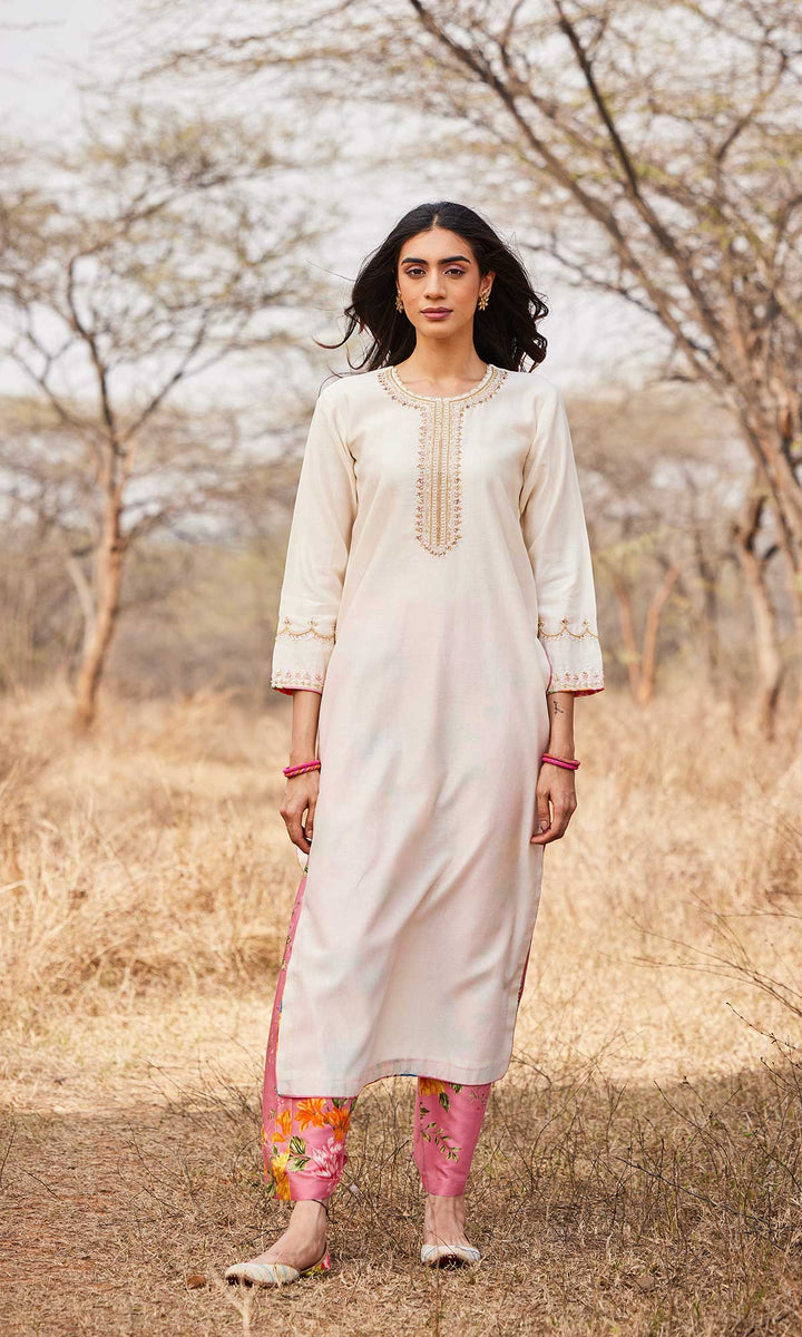 Manara Set- Mustard chanderi hand embroidered kurta with pants and dupatta (set of 3)