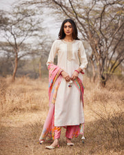 Manara Set- Kora chanderi hand embroidered kurta with pants and dupatta (set of 3)