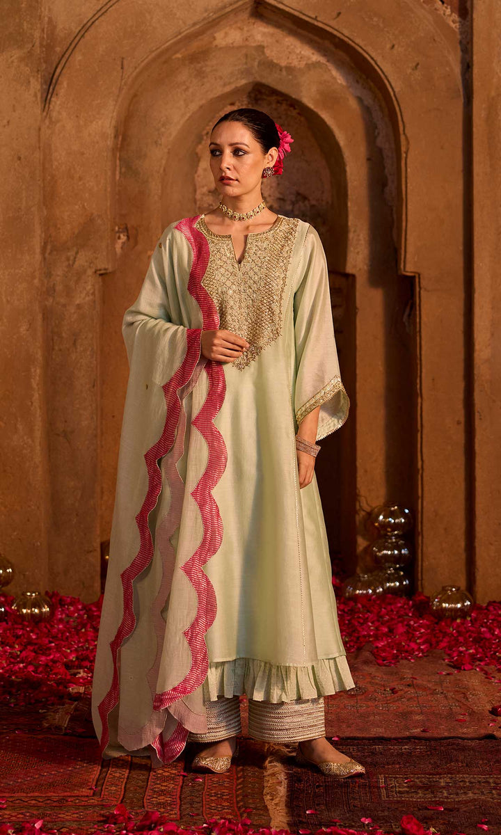 Tamara Set- Salmon Pink chanderi hand embroidered double layered kalidar kurta set with dupatta (set of 4)