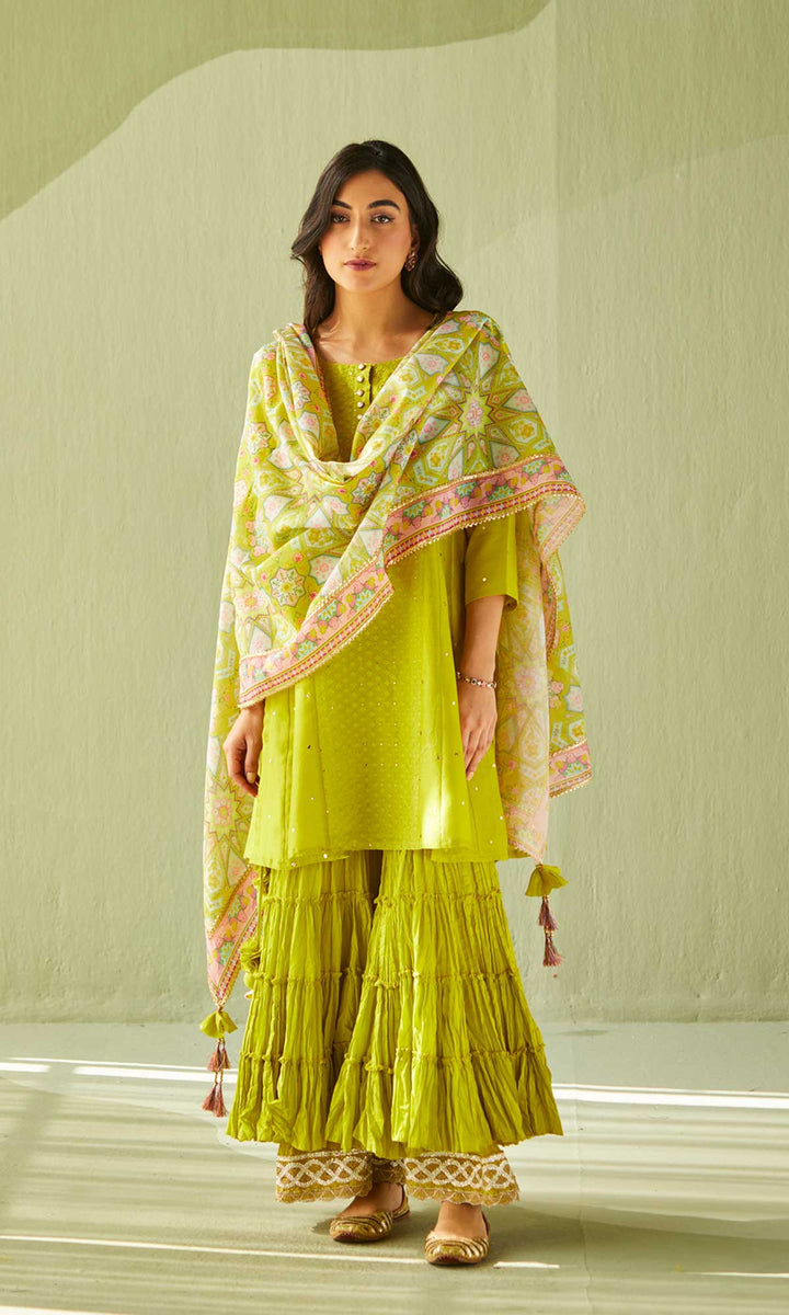 Nailah Dupatta
