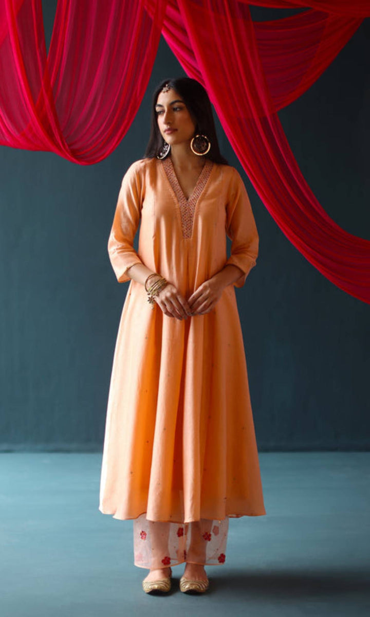 Feeya Set- Peach chanderi hand embroidered kurta and pants with printed dupatta (set of 3)