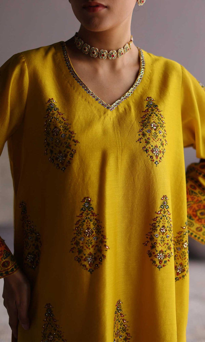 Ezzah Set- Kora chanderi block printed hand embroidered oversized kurta with dhoti (set of 2)