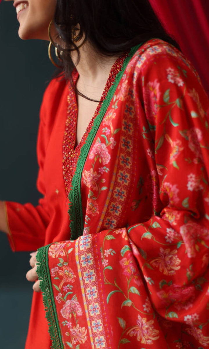 Feeya Set- Peach chanderi hand embroidered kurta and pants with printed dupatta (set of 3)