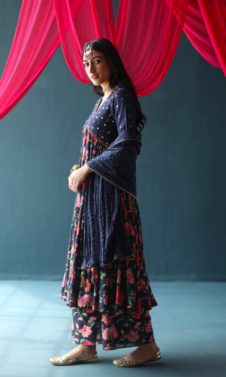 Maheen Set- Light Pink chanderi hand embroidered kurta with pants and crushed dupatta (set of 3)