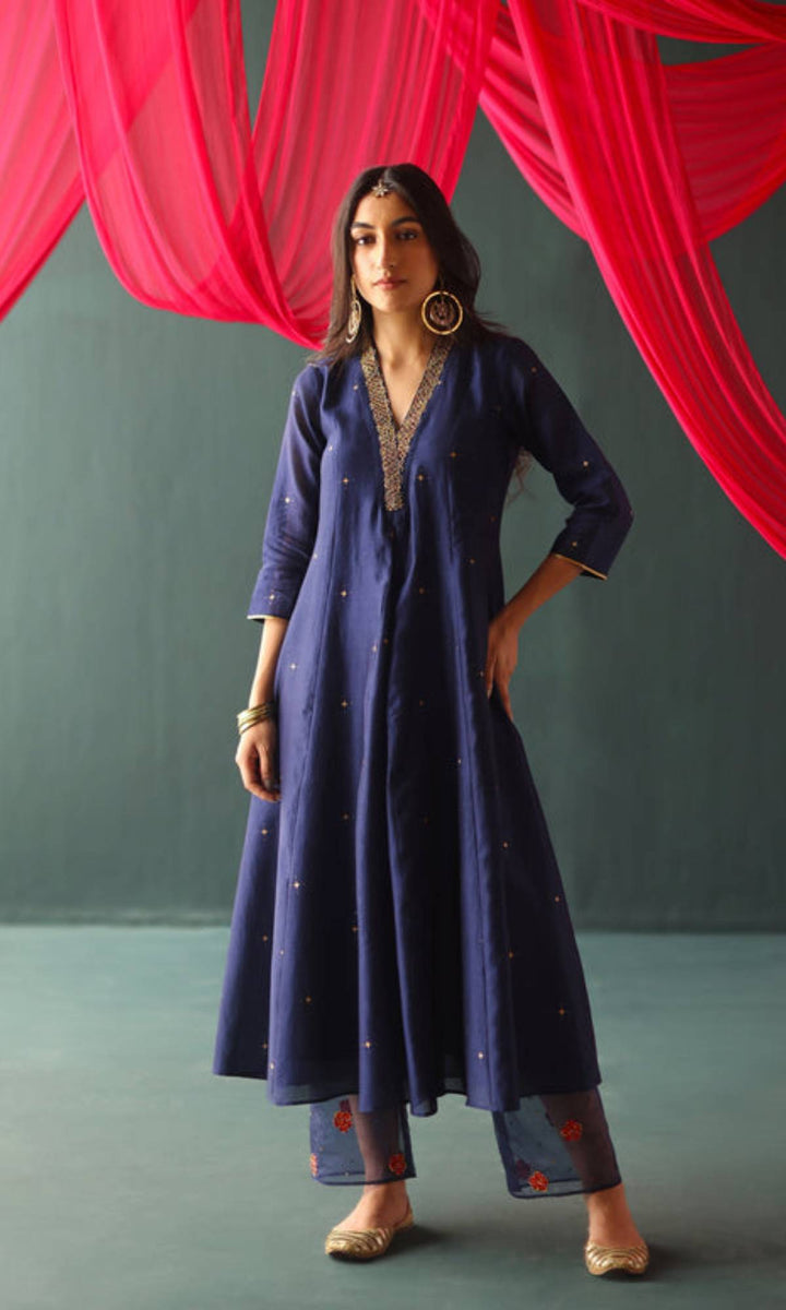 Feeya Set- Peach chanderi hand embroidered kurta and pants with printed dupatta (set of 3)