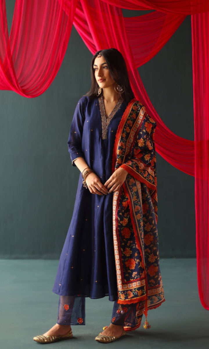 Feeya Set- Peach chanderi hand embroidered kurta and pants with printed dupatta (set of 3)
