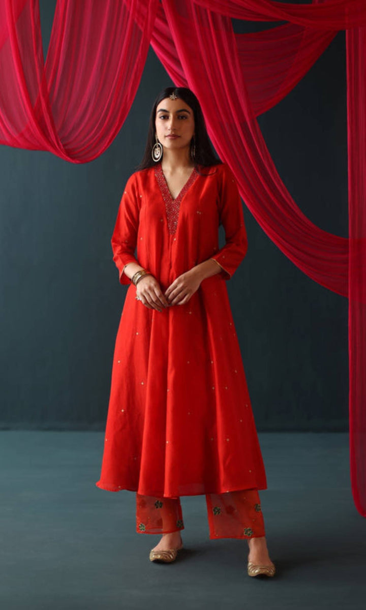 Feeya Set- Peach chanderi hand embroidered kurta and pants with printed dupatta (set of 3)