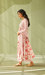 Maheen Set- Light Pink chanderi hand embroidered kurta with pants and crushed dupatta (set of 3)