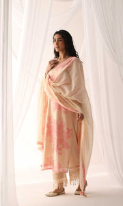 Faizeh Set- Peach chanderi hand embroidered kurta with pants and mukaish mulmul dupatta (Set of 3)