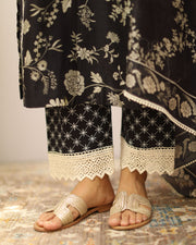 Delara Salwar