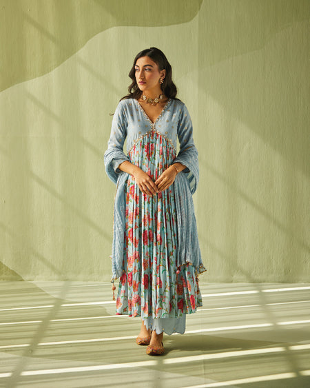 Maheen Set- Light Blue chanderi hand embroidered kurta with pants and crushed dupatta (set of 3)